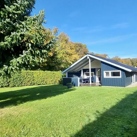 Ferienhaus-zwischen-wald-und-meer-mit-sauna-und-kamin Holiday home *