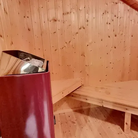 Ferienhaus-zwischen-wald-und-meer-mit-sauna-und-kamin Сasa de vacaciones *