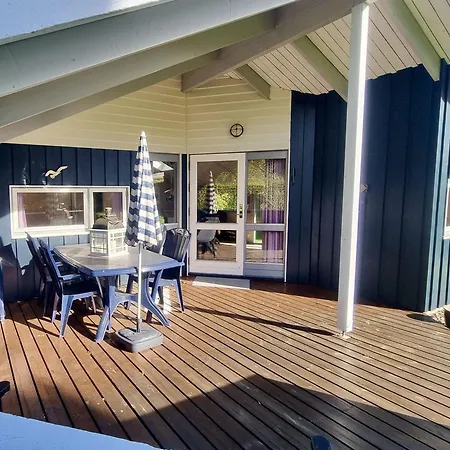 Ferienhaus-zwischen-wald-und-meer-mit-sauna-und-kamin *